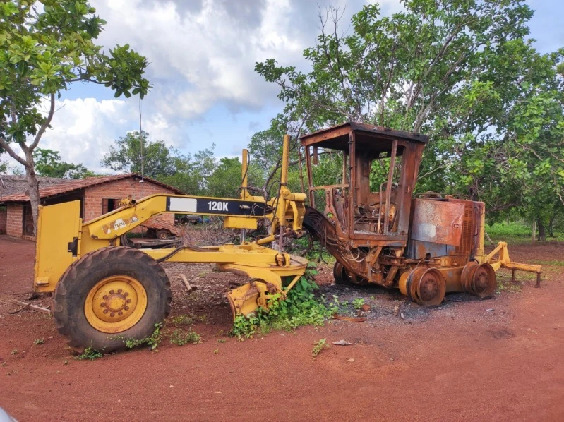 Caterpillar 120K 120K Incendiada em Pium - Tocantins