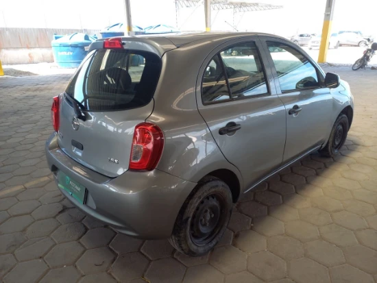 Nissan March 16S 2015 2016 Gas/Alc em Tijucas - Santa Catarina