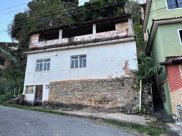 Casa em Porto Novo/MG em Alem Paraiba - Minas Gerais