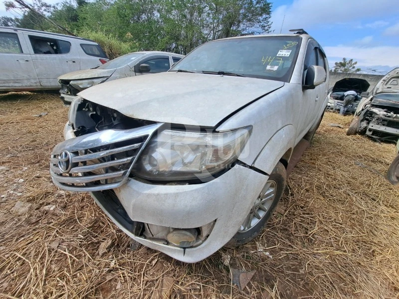 Toyota Hilux SW4 SR 4x2 em Mogi Das Cruzes - São Paulo