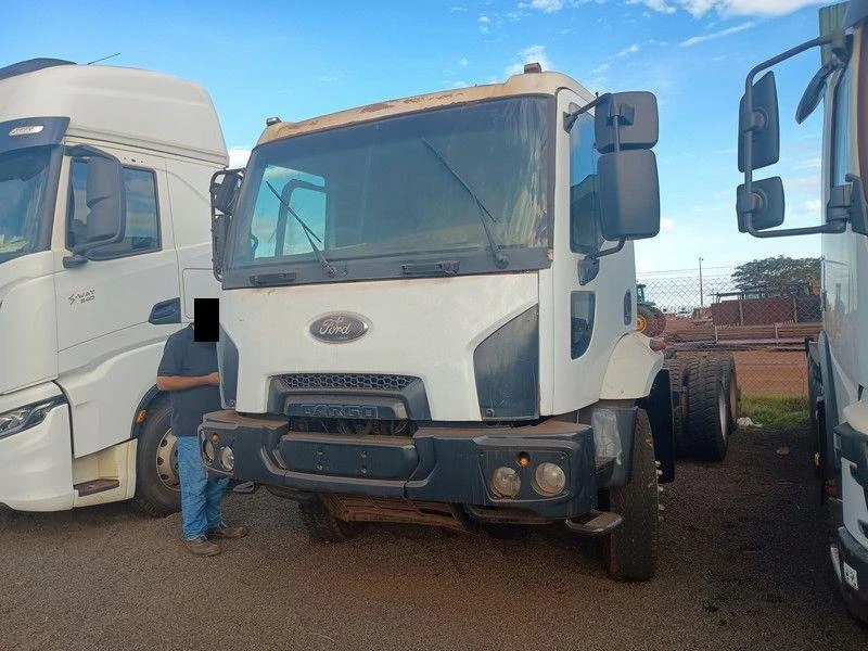 Ford Cargo Cargo 2629 6X4 2014 em Quirinópolis - Goiás