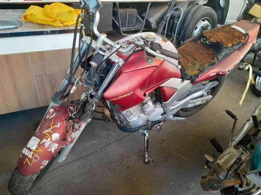 Yamaha Fazer YS250 Sucata Inservível em Campinas - São Paulo
