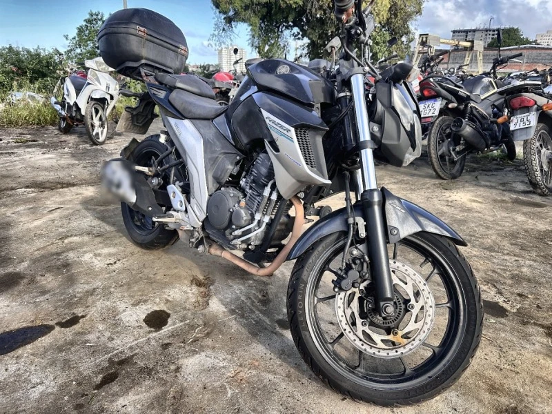 Yamaha Fazer FZ25 Fazer em Salvador - Bahia