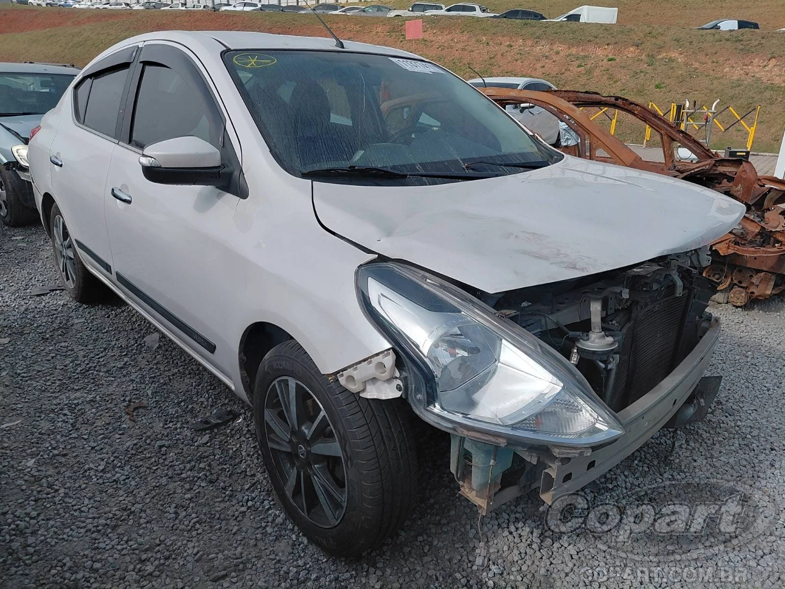 Nissan Versa SL 2019 1.6 Automático com Frontal em Itaquaquecetuba - São Paulo