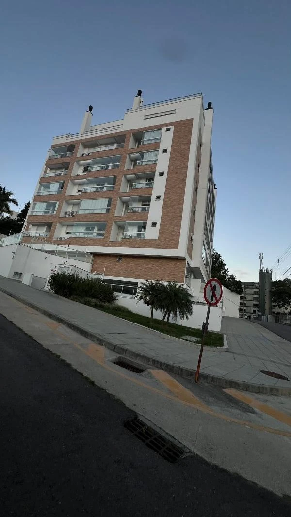 Apartamento com 2 Quartos em Florianópolis/SC em Florianopolis - Santa Catarina
