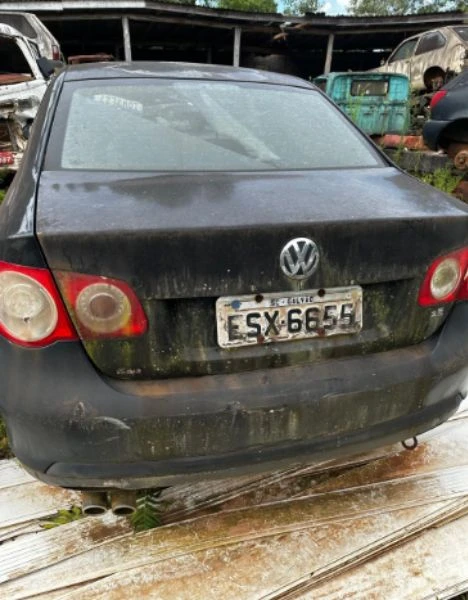 Volkswagen Jetta 2007 1.6 Automático (se disponível) em São Domingos - Santa Catarina