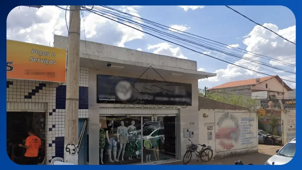 Prédio Comercial no Av. Manoel Ataíde, 626 em Janaúba/MG em Janaúba - Minas Gerais