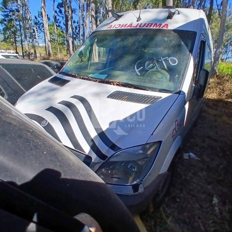 Mercedes-Benz Sprinter Ambulância Branca em Mogi Das Cruzes - São Paulo
