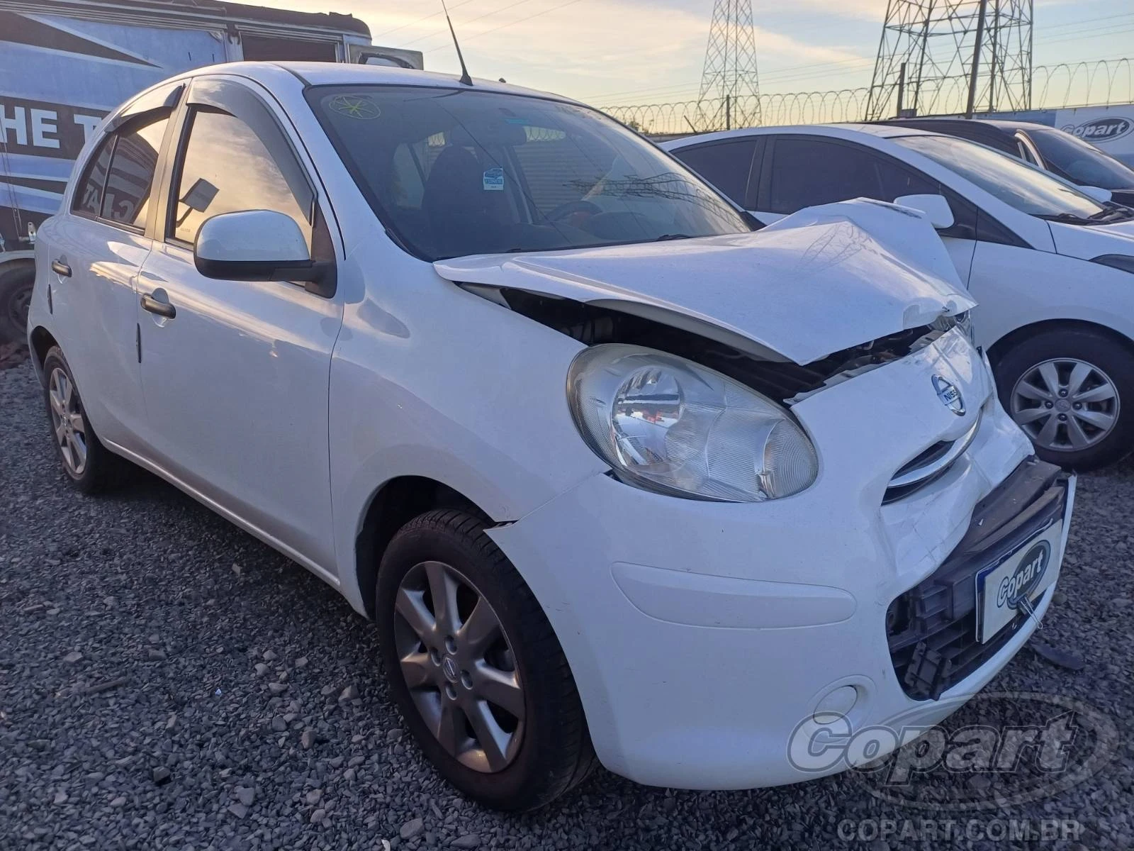 Nissan March SV 2013 1.6 16V Flex em Canoas - Rio Grande do Sul