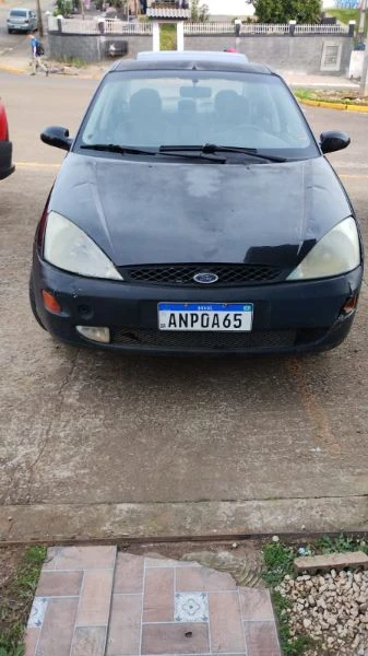 Ford Focus Ghia 2002 2.0 Automático em Fraiburgo - Santa Catarina
