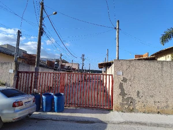 Casa com 2 Quartos em Belford Roxo/RJ em Belford Roxo - Rio de Janeiro