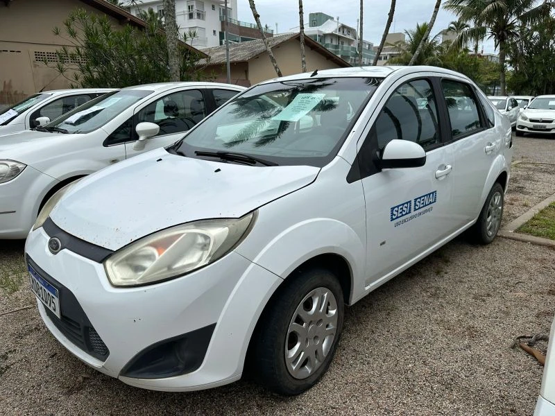Ford Fiesta Sedan 2014 em Florianópolis - Santa Catarina