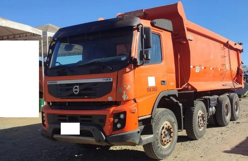 Volvo FM 480 8x4R 2011 Laranja em Bom Jesus - Paraíba