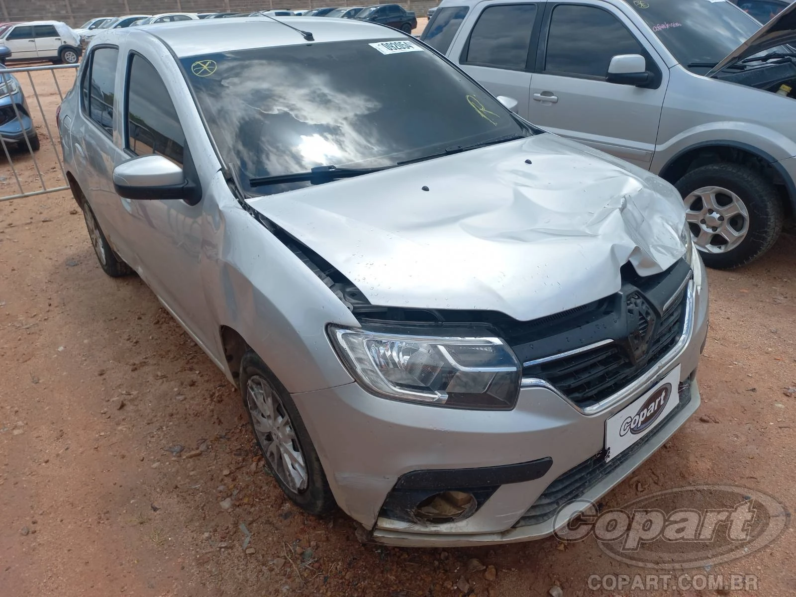 Renault Logan Zen 2021 1.0 SCe em Eusébio - Ceará