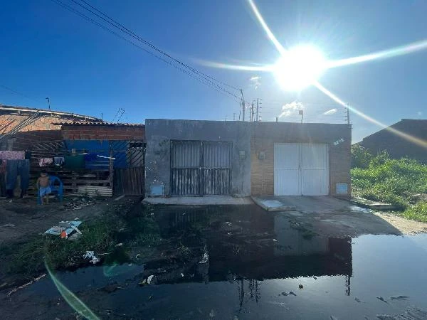 Casa com 2 Quartos em Maracanaú/CE em Maracanau - Ceará