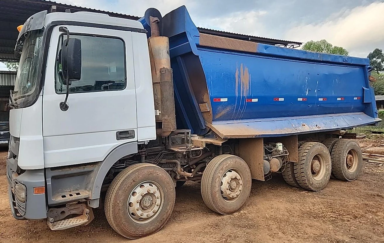 Mercedes-Benz Actros 4844K 8x4 2011 Branco Manual em Chapecó - Santa Catarina