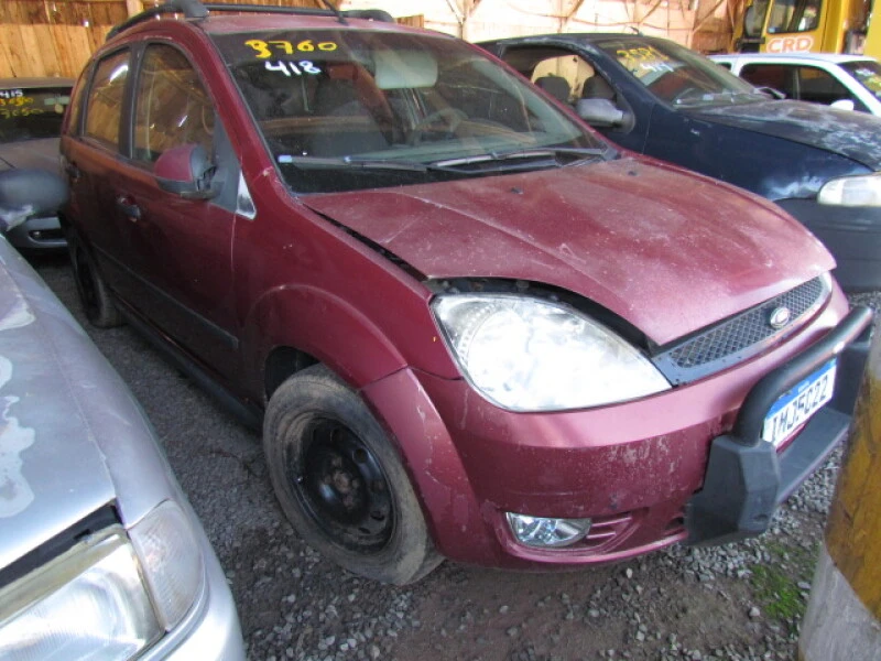 Ford Fiesta 2005 Vermelho Gasolina em Farroupilha - Rio Grande do Sul