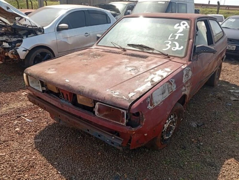 Volkswagen Gol 1987/1988 Hatch Vermelho em Dourados - Mato Grosso do Sul