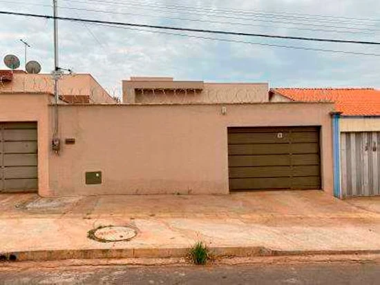 Casa em Aparecida de Goiânia GO em Aparecida De Goiânia - Goiás