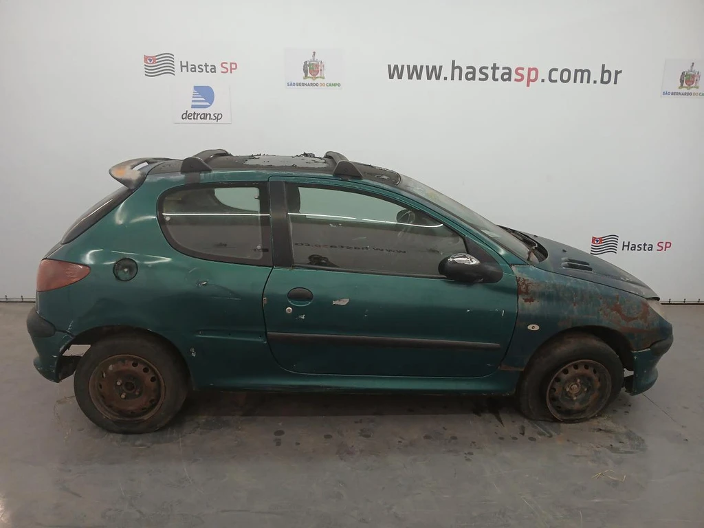 Peugeot 206 Selection 2001 Verde em Porto Feliz - São Paulo