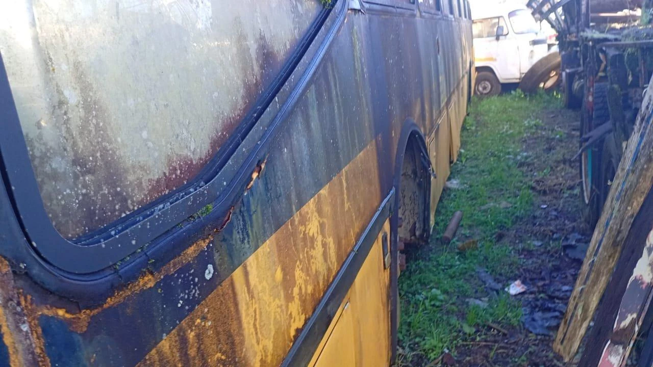 Ônibus SUCATA 1991 Amarelo em Palmas - Paraná