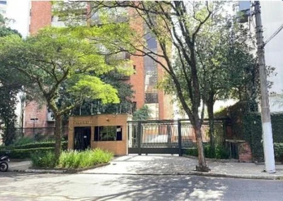 Apartamento com 6 Vagas em São Paulo/SP em São Paulo