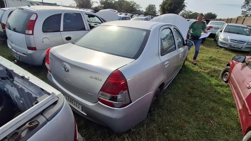 Toyota Etios SD X 2016 em Imbituba - Santa Catarina