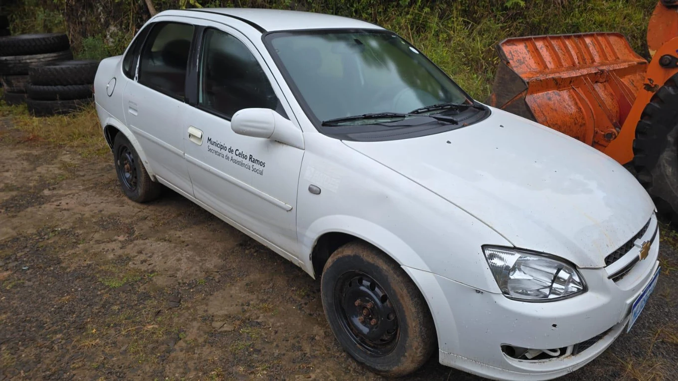 Chevrolet Classic LS LS 2013/2014 Branca em Celso Ramos - Santa Catarina