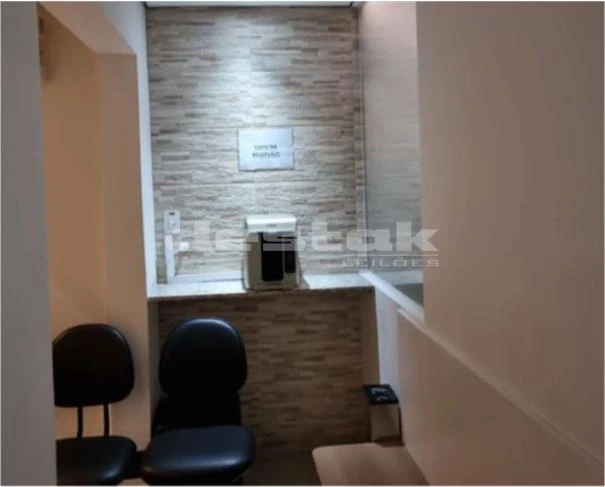 Sala Comercial em Avenida Rui Barbosa, Carapicuíba/SP em Carapicuíba - São Paulo