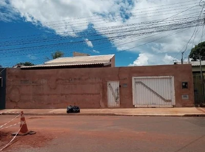 Casa com 101m² e Terreno 450m² em Jardim Aeroporto, Campo Grande/MS em Campo Grande - Mato Grosso do Sul