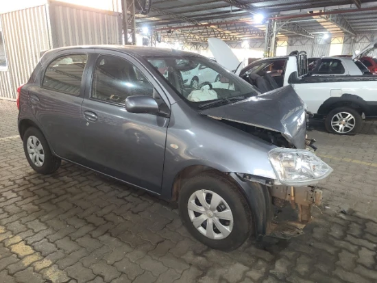 Toyota Etios HB XS 2013 Flex Manual em Nova Santa Rita - Rio Grande do Sul