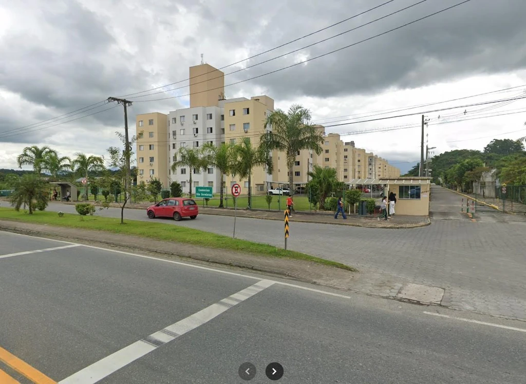 Apartamento com 51m² privativos e 1 vaga em Joinville/SC em Joinville - Santa Catarina