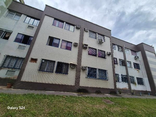 Apartamento no condomínio Colinas do Retiro com fachada externa