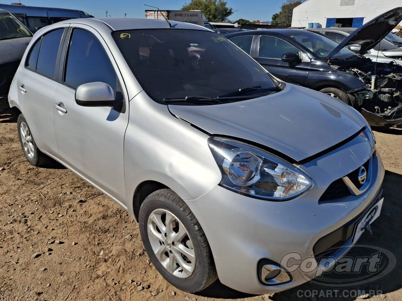 Nissan March 2018 CVT 1.6 em Osasco - São Paulo