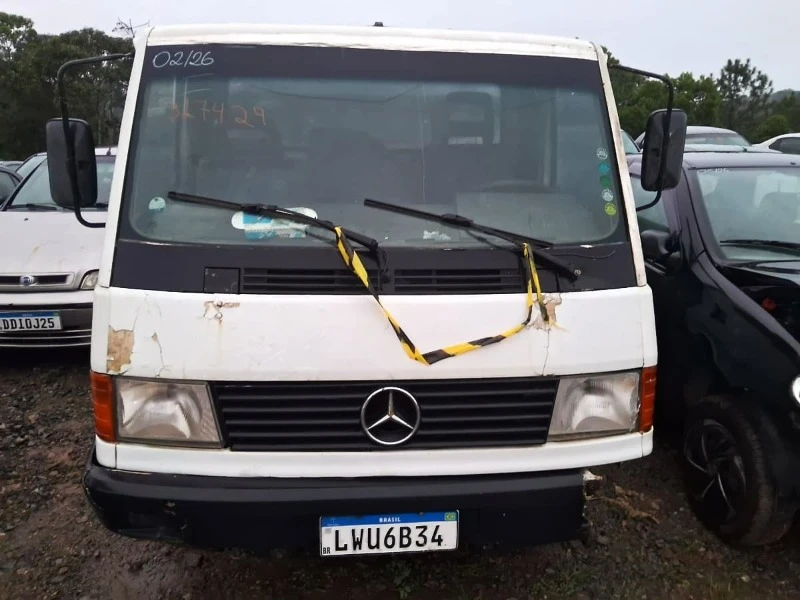 Mercedes-Benz MB 180D MB 180D 1995 Diesel em Joinville - Santa Catarina