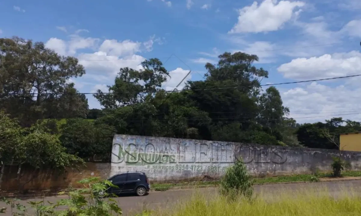 Galpão no Bairro da Lajinha em Coqueiral/MG em Coqueiral - Minas Gerais