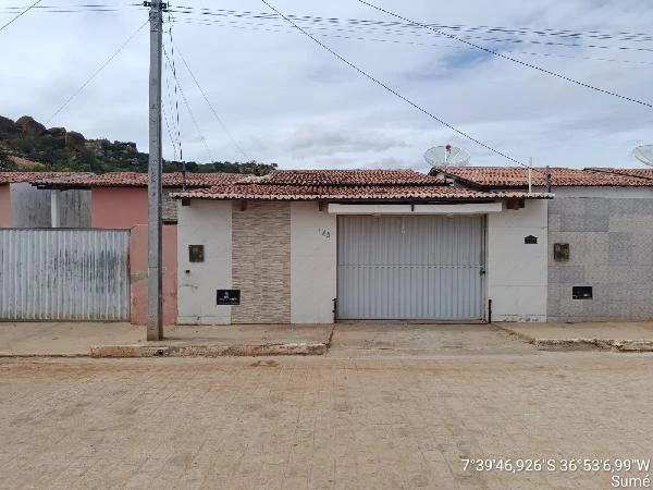 Casa com 2 Quartos em Sumé/PB em Sume - Paraíba