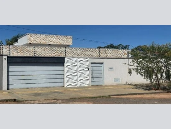 Casa em Goiânia/GO — Lote 01 da Quadra 03 em Goiânia - Goiás