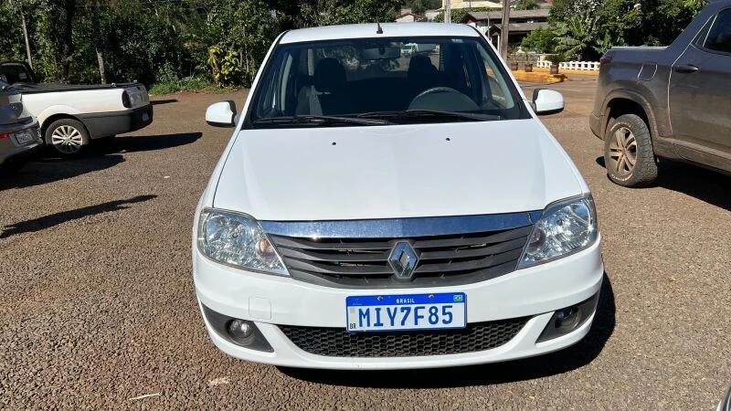 Renault Logan Expression 2011/2012 1.6 em Santiago Do Sul - Santa Catarina