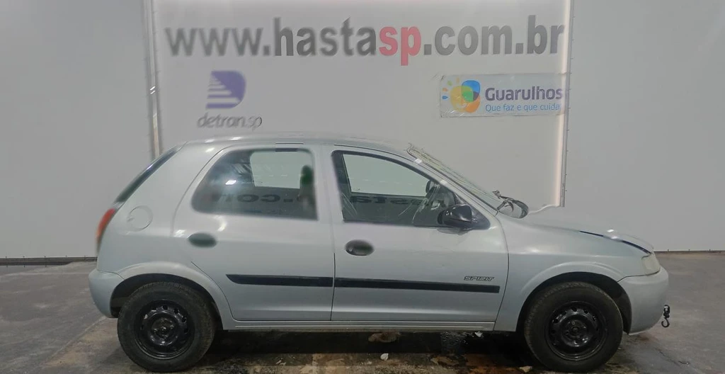 Chevrolet Celta Spirit 2005/2006 Prata em Casa Branca - São Paulo