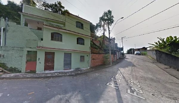 Casa com 2 Quartos em Niter9/RJ em Niterói - Rio de Janeiro