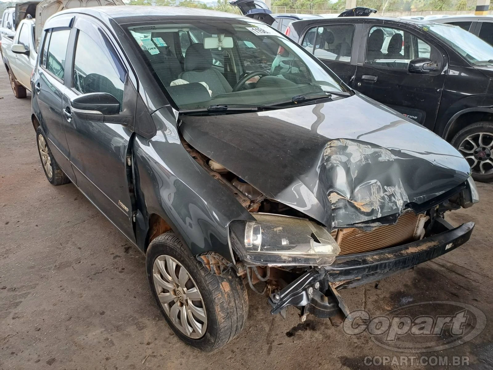 Volkswagen Fox 2014 1.6 Total Flex em Pirapora Do Bom Jesus - São Paulo