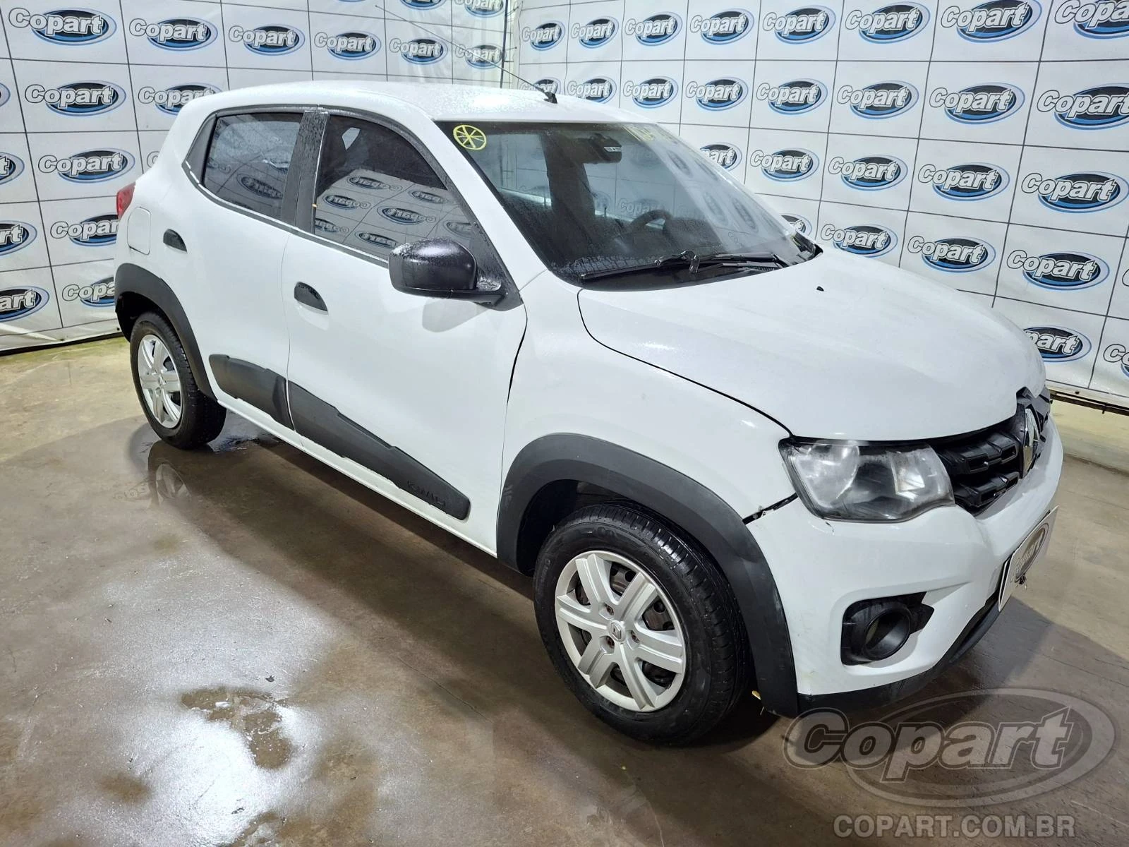 Renault Kwid 1.0 SCe 2021 em Candeias - Bahia