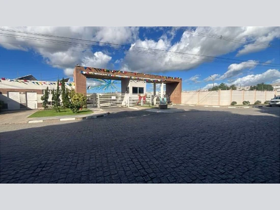 Casa em Feira de Santana/BA em Feira De Santana - Bahia