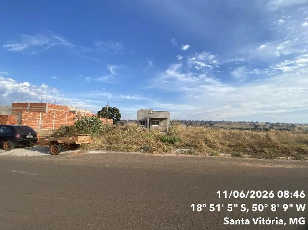 Terreno em Santa Vitória, MG em Santa Vitória - Minas Gerais