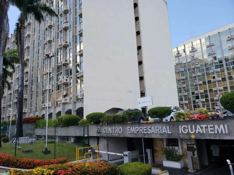 Sala com 41 Quadro de Área Privativa em Salvador/BA em Salvador - Bahia