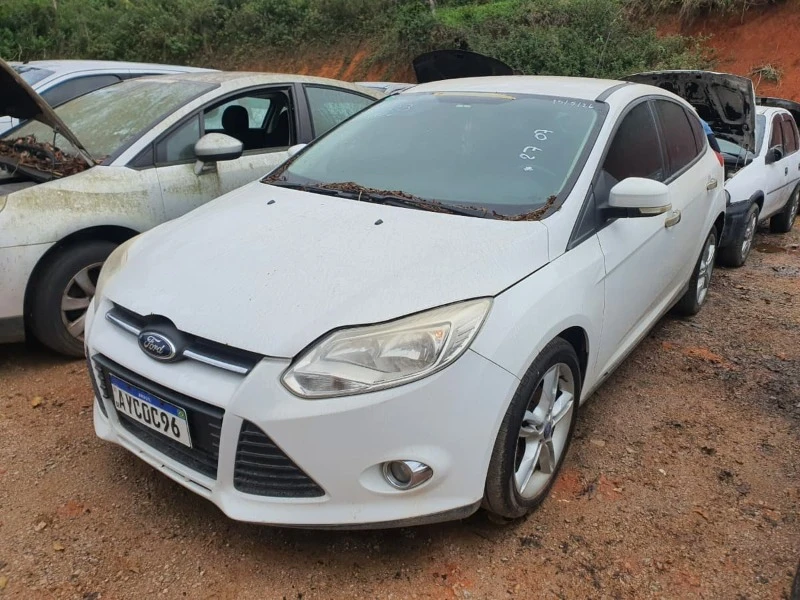 Ford Focus SE 2013/2014 Automático 2.0 em São José - Santa Catarina