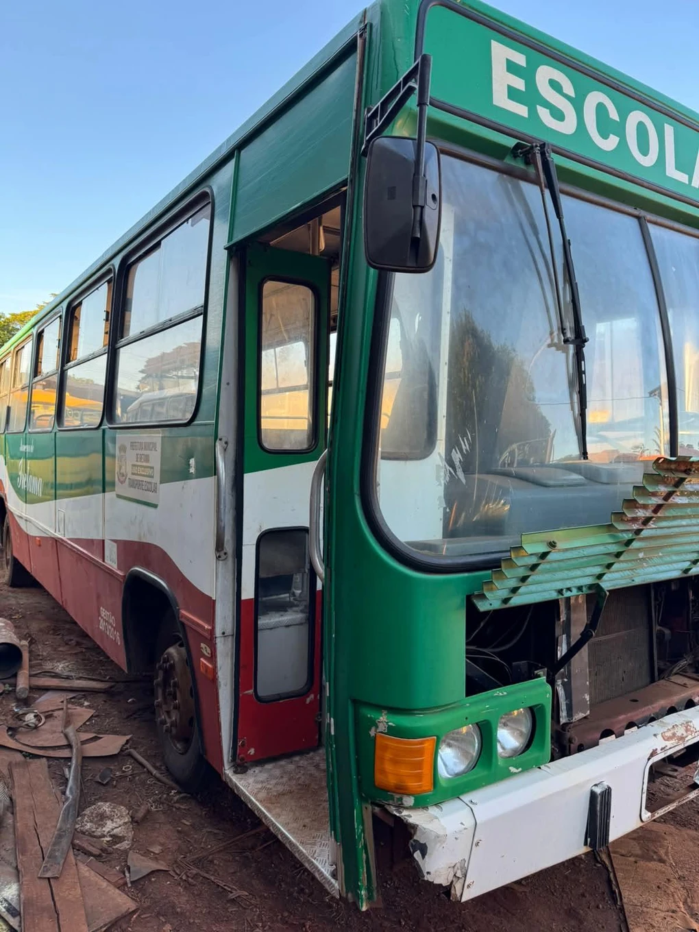 Mercedes-Benz OF 1318 OF 1318 1990 44 Lugares Diesel Manual em Iretama - Paraná