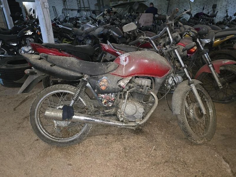 Honda CG 125 Titan KS KS 2002 Vermelha em Rio Negrinho - Santa Catarina