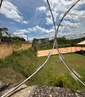 Terreno com Quadra de Vôlei de Areia em Betim/MG em Betim - Minas Gerais